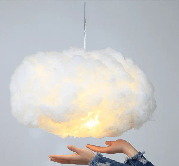 Weiße Wolkenlampe, ein gemütliches Nachtlicht und charmante Deko für Kinderzimmer oder Wohnbereiche.