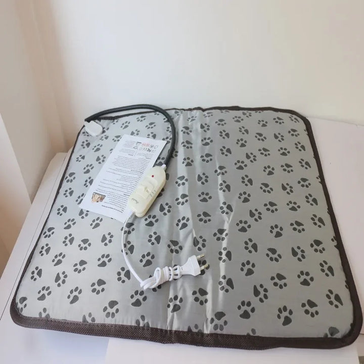 Moderne beheizbare Haustiermatte mit präziser Temperaturregelung. Wasserdichte Heizmatte für Hunde & Katzen.