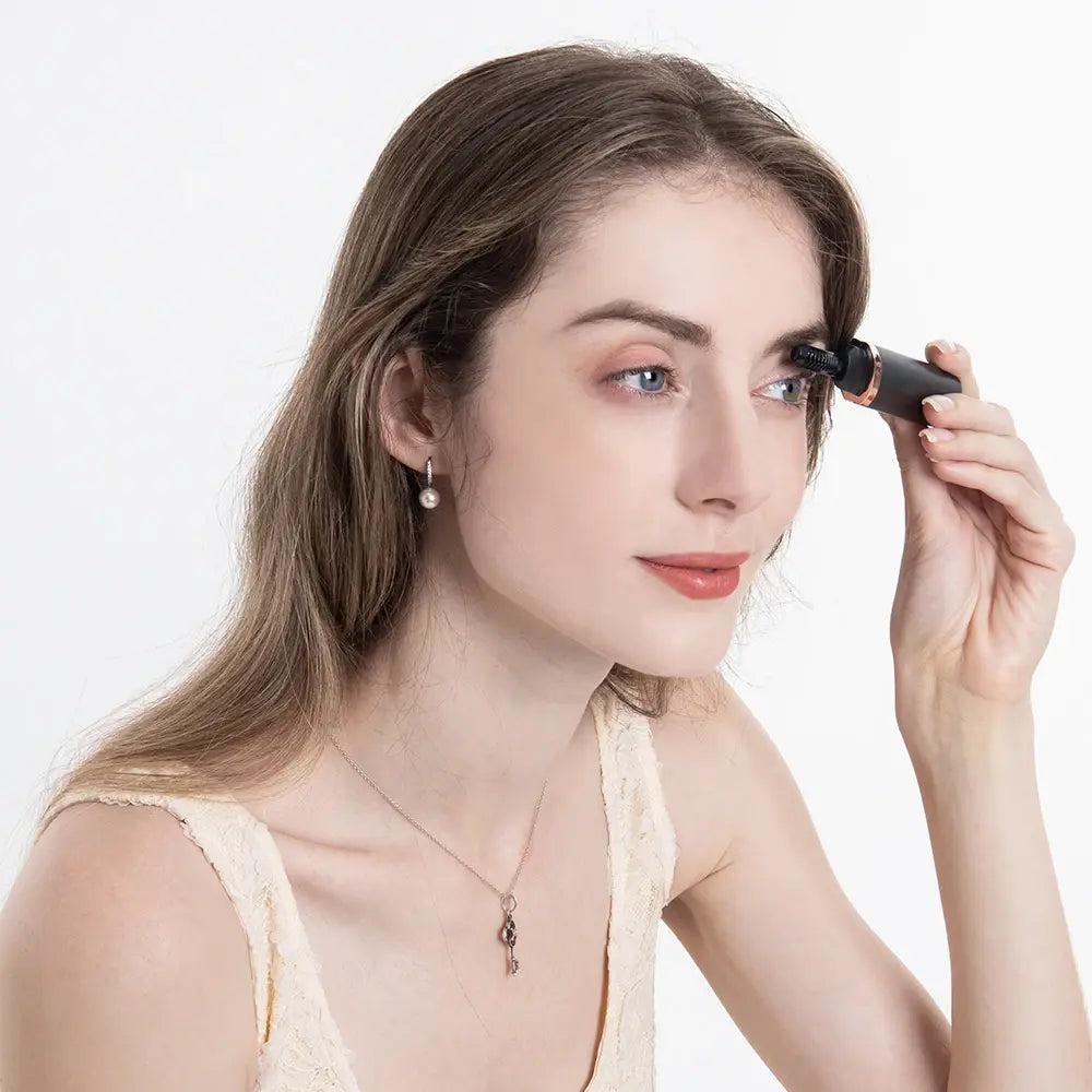 Damen Wimpernformer für sanften Wimpernlifting-Effekt & perfektes Augenstyling. Kompakt & reisetauglich.