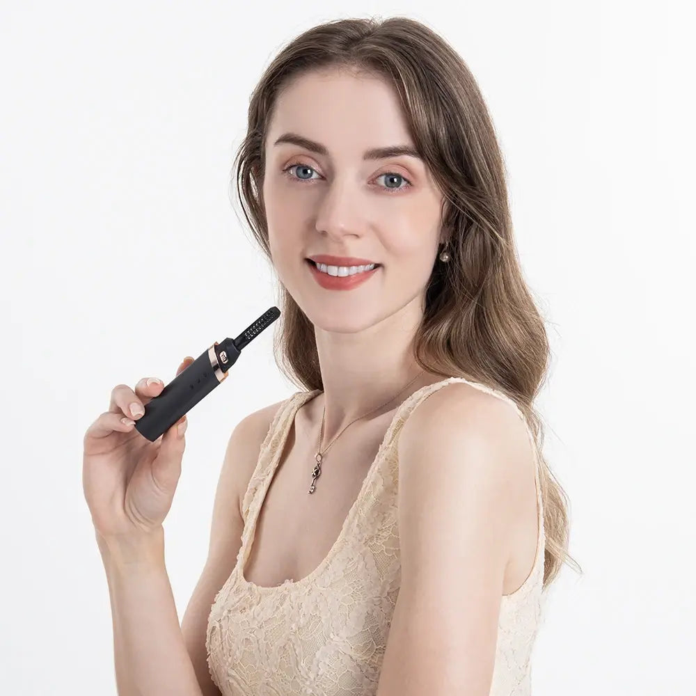 Innovativer beheizbarer Wimpernformer mit LED-Anzeige & 3 Temperaturstufen für optimalen Schwung.