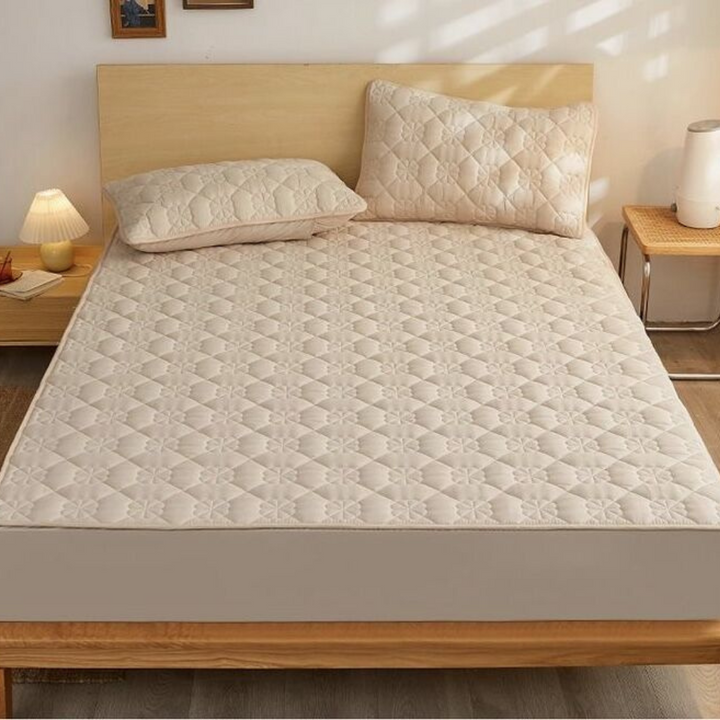 Moderner Matratzenbezug für das Schlafzimmer; wasserdicht, waschbar und temperaturregulierend.