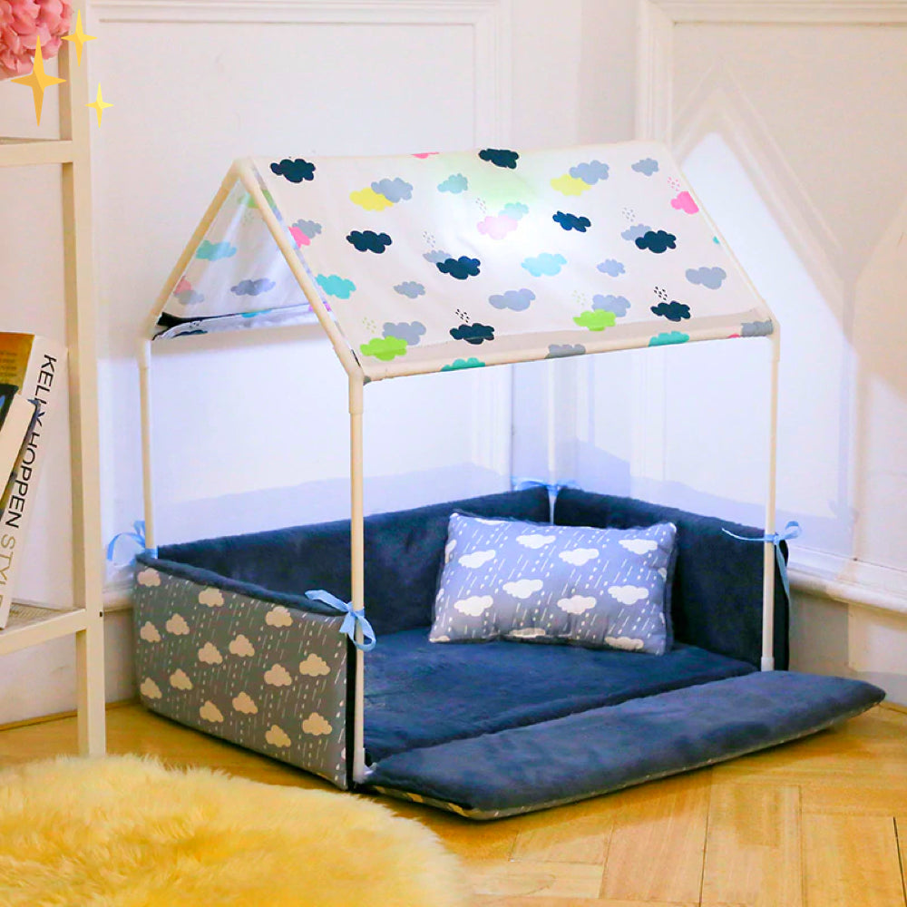 Überdachtes Fleece-Tierbett, kuschelige Schlafmatte mit Dach und weichem Kissen für Haustiere.