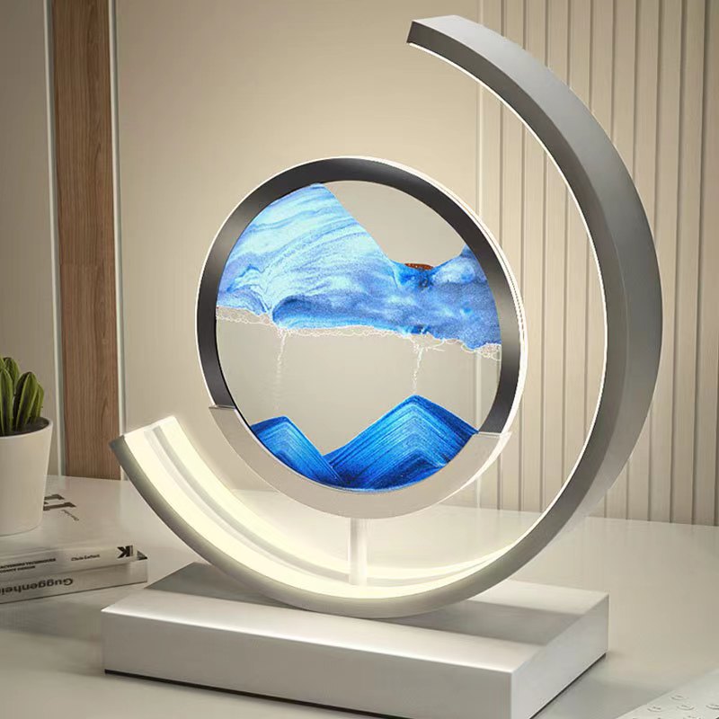 Elegante LED-Lampe mit beweglicher 3D Sandkunst, schafft ein beruhigendes Stimmungslicht im Wohnzimmer.