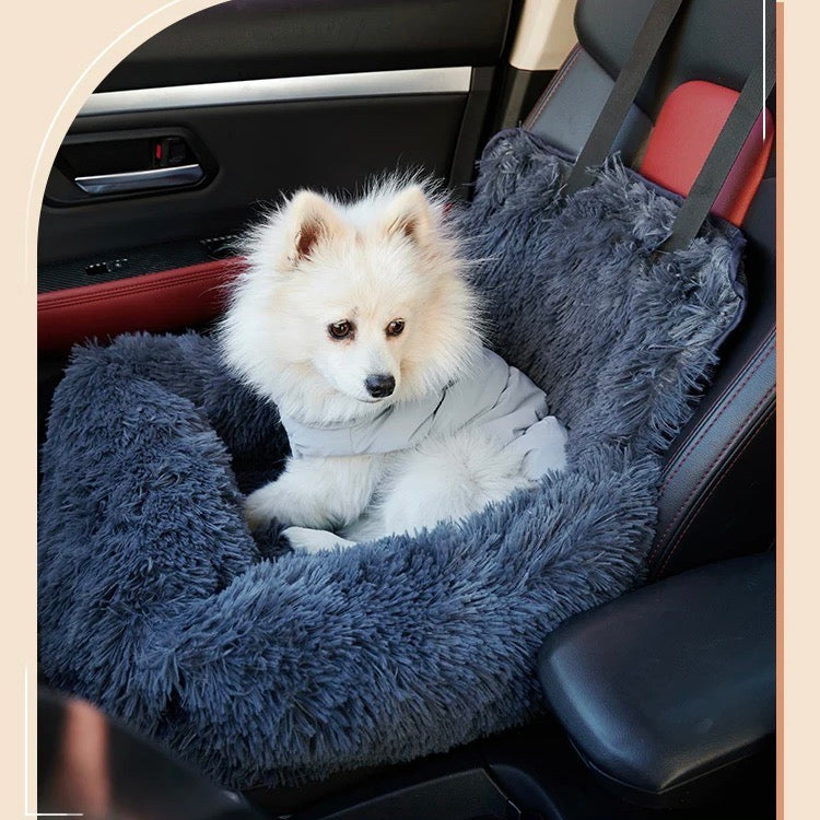 Beruhigende CloudPaw Autositz-Hundematratze für sicheren & komfortablen Transport kleiner Hunde & Welpen.