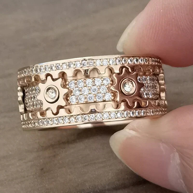 Damen Drehring Anti-Stress Fidget Ring in Silber. Modischer Schmuck für Entspannung.