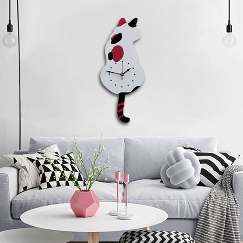 Lebendige Katzen-Wanduhr mit schwingendem Schwanz, bringt Freude und Bewegung an jede Wand.
