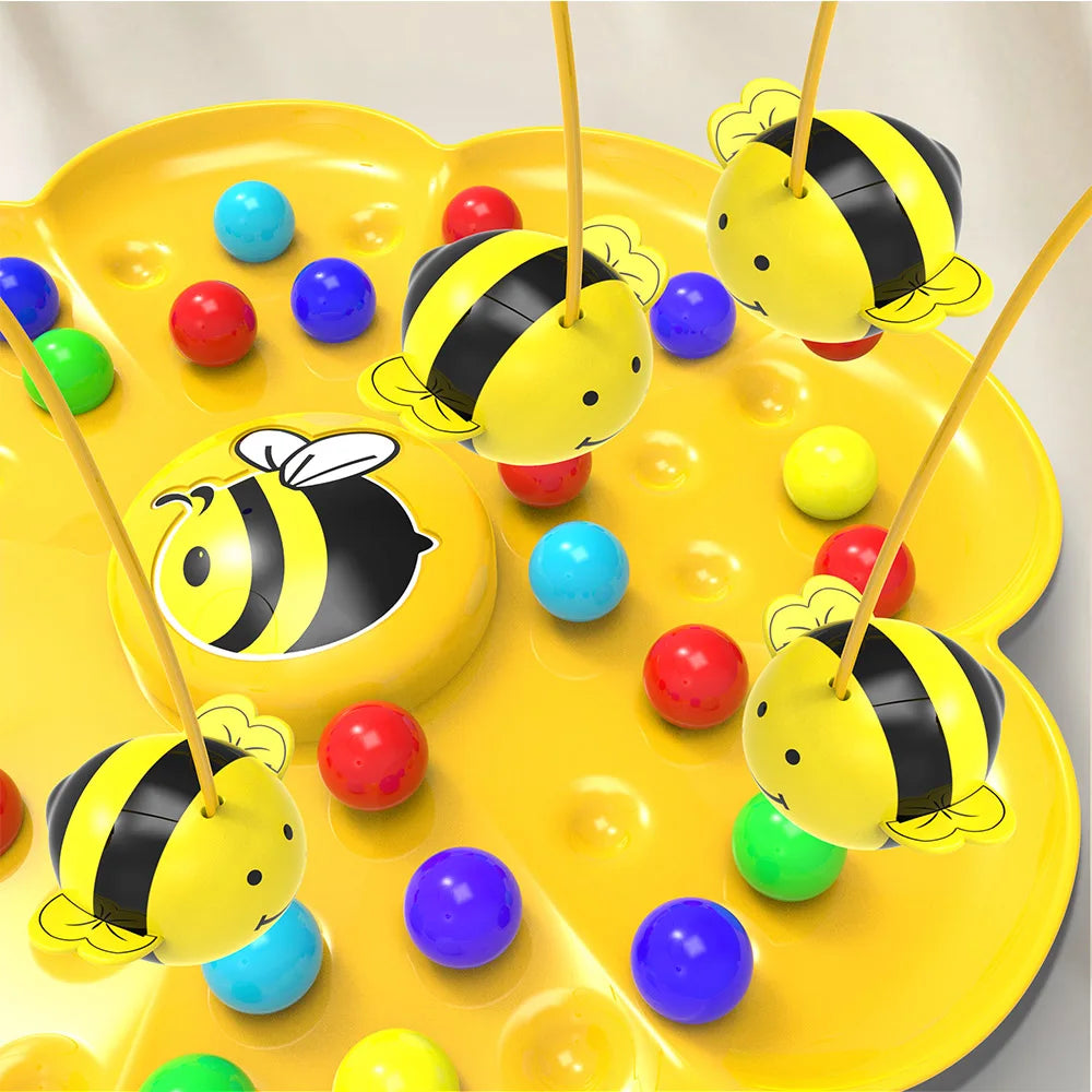 Kinder & Erwachsene spielen Bienenchaos: Geschicklichkeitsspiel, das Koordination & Konzentration auf spielerische Weise schult.