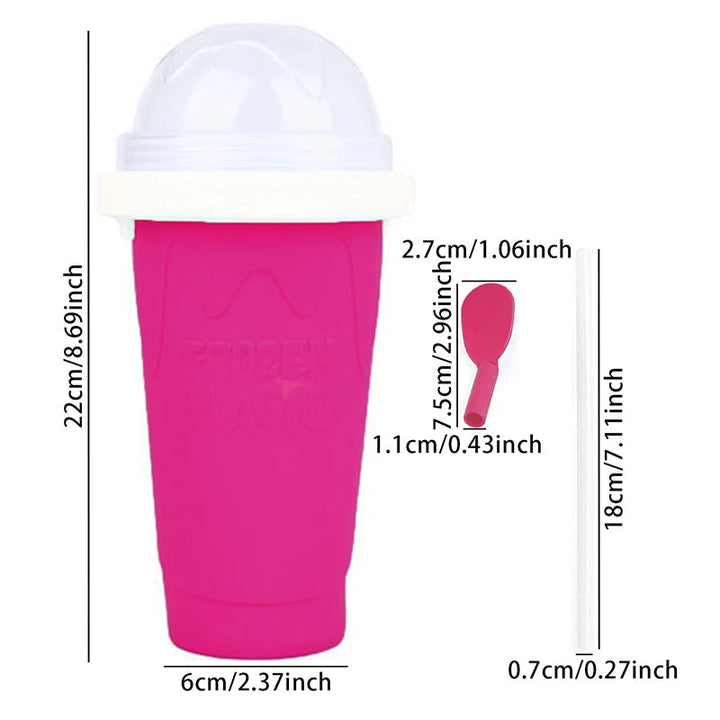 Kompakter Silikon-Kühlbecher, ideal für erfrischende Slushies oder geeiste Cocktails durch einfaches Drücken.