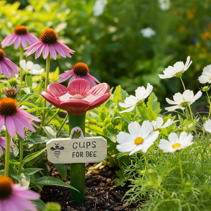 Dekorative Insektentränke in Blumenform, zieht Bienen & Schmetterlinge an.