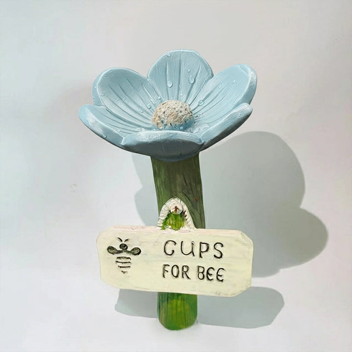 Blumen-Wasserschälchen für Bienen, pflegt Insekten und verschönert den Garten.