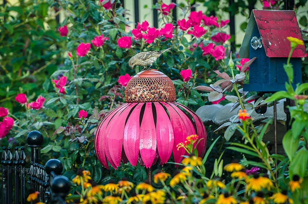 Gartenhighlight: Wunderschönes Vogelhaus in Blumenform, ideal für kleine Vögel und Gartenliebhaber.