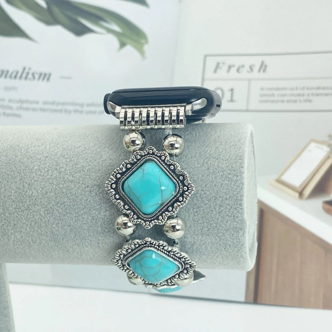 Modisches Boho-Smartwatch-Armband für Damen. Türkis-Detail veredelt jedes Outfit. Bequemes Textilarmband.