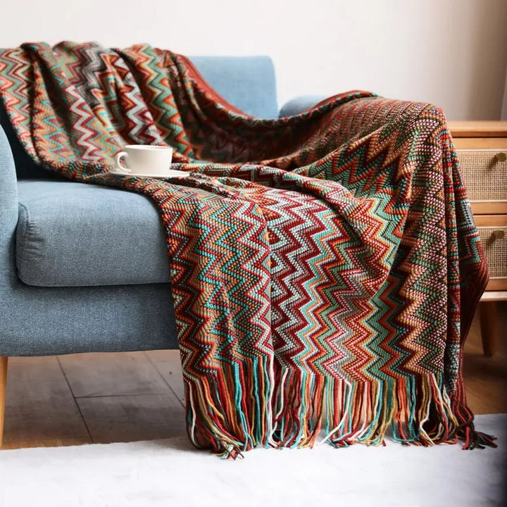Boho Decke mit Quasten in Rostrot, weich & leicht, perfekt als gemütlicher Bettüberwurf oder Sofadecke.