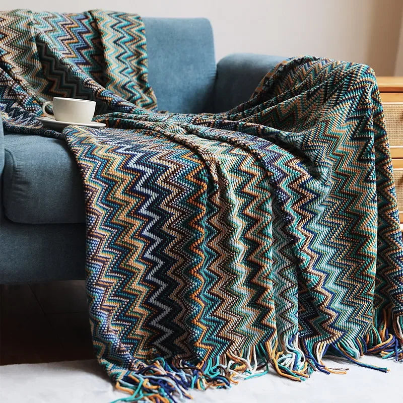Boho Sofadecke mit Quasten, leicht & strapazierfähig, ideal für entspannte Stunden zu Hause.
