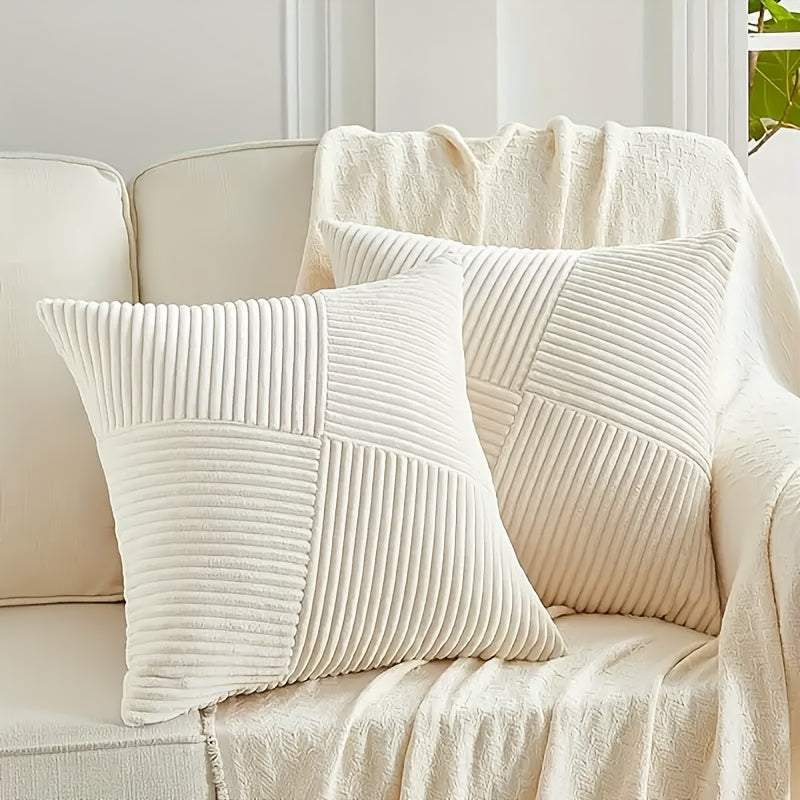 Hochwertige Wohnaccessoires: Boho-Kissenhüllen aus Cord, ideal für Sofa oder Bett.