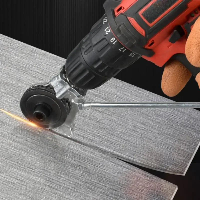 Effizienter Bohrmaschinenaufsatz DrillCut Pro: Metallschere für Heimwerker. Ideal für Blech, Aluminium und Kupfer.