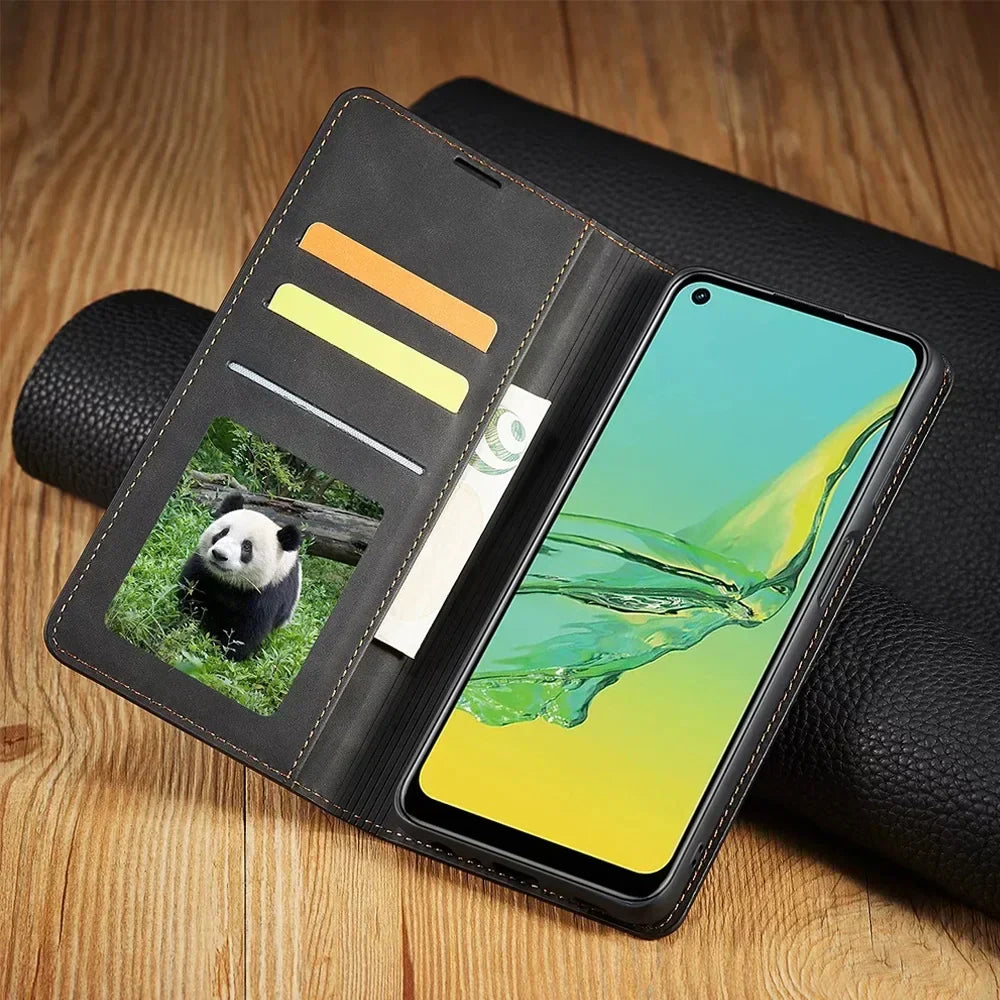 Braune Samsung Lederhülle mit Magnetverschluss für stilvollen Schutz des Galaxy Smartphones.