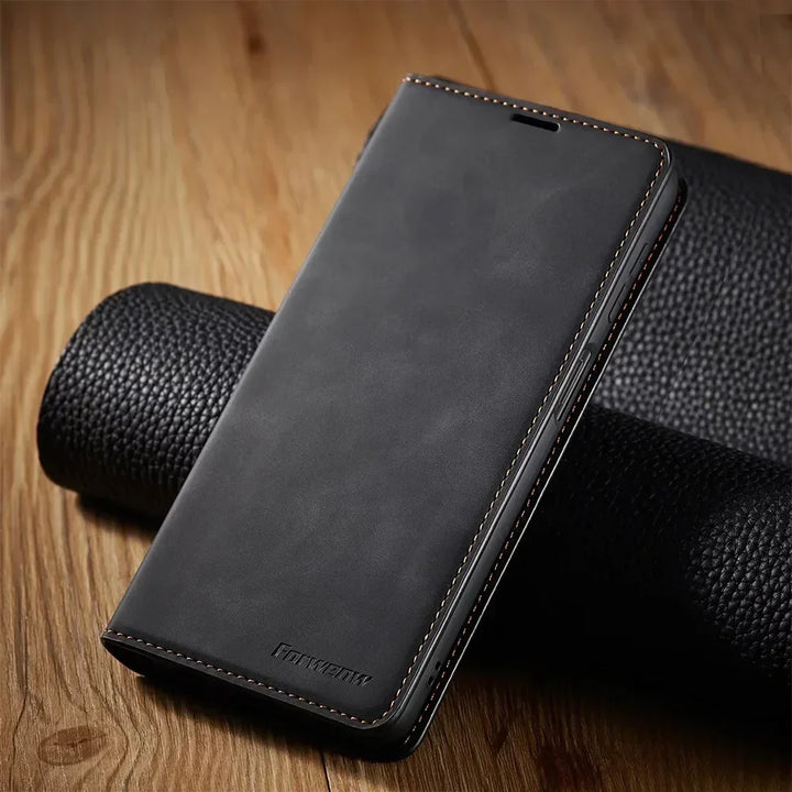 Magnetische rote Lederhülle für Samsung, schützt elegant und zuverlässig vor Kratzern.