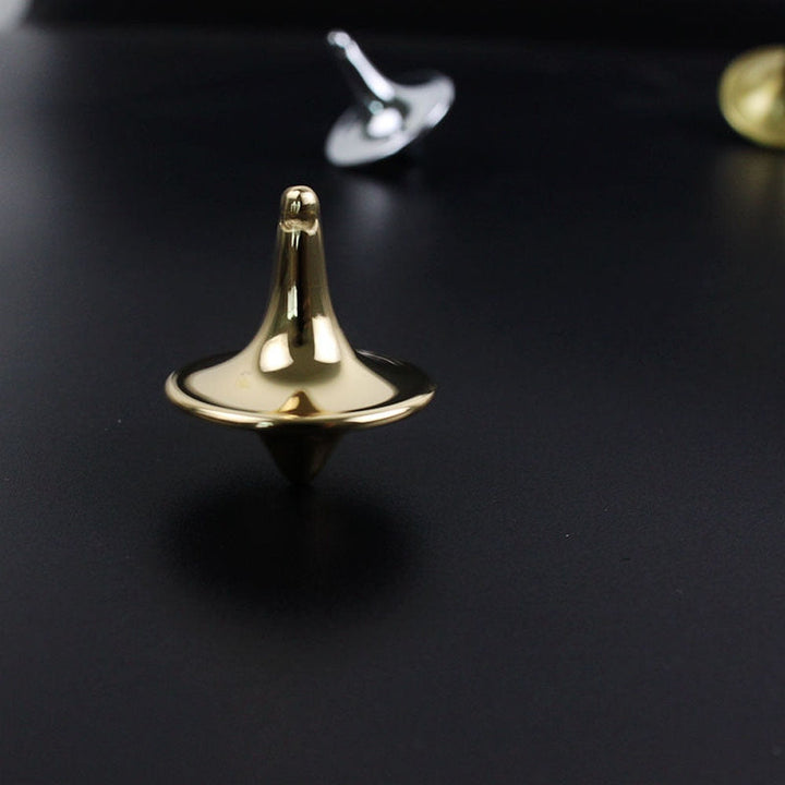 Exklusiver Brehn Kreisel: Langlebiges Edelstahl-Designobjekt. Stilvolle Geschenkidee und beruhigendes Schreibtisch-Totem.