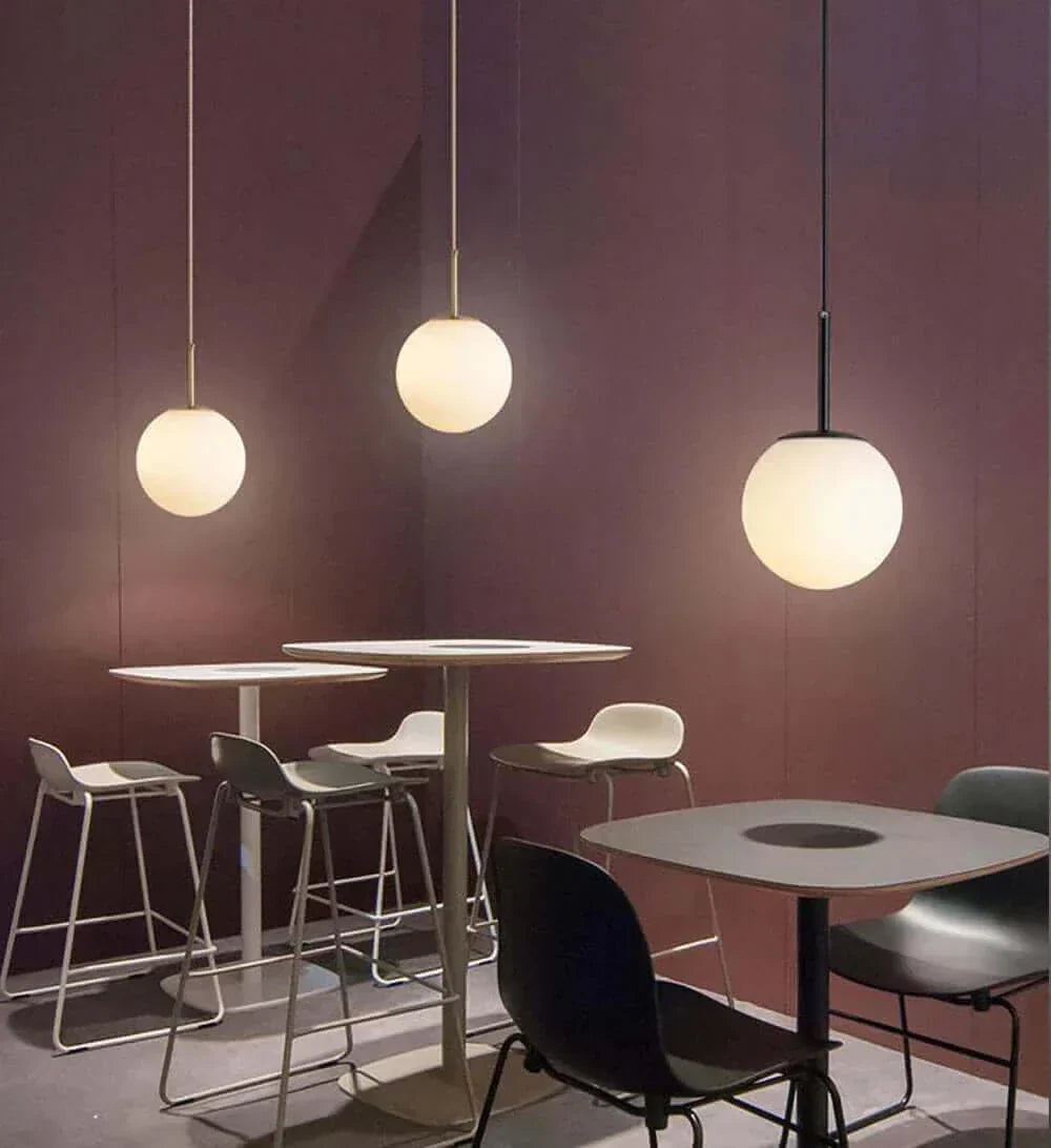 Brehn Glasball-Pendelleuchte, Mid-Century. Designlampe, Hängeleuchte, LED-Beleuchtung für das Haus.