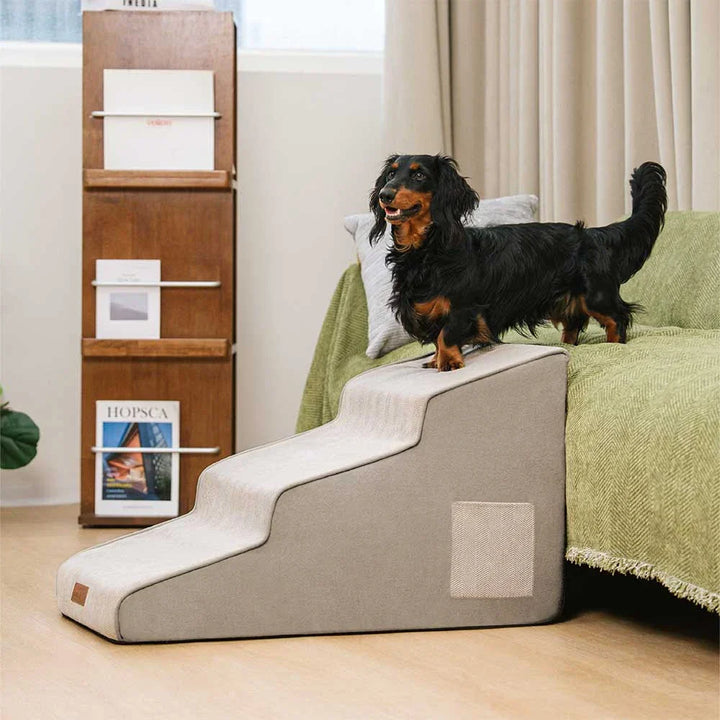 Komfortable Chenille-Rampe für Hunde & Katzen, gelenkschonend & mit rutschfester Oberfläche.