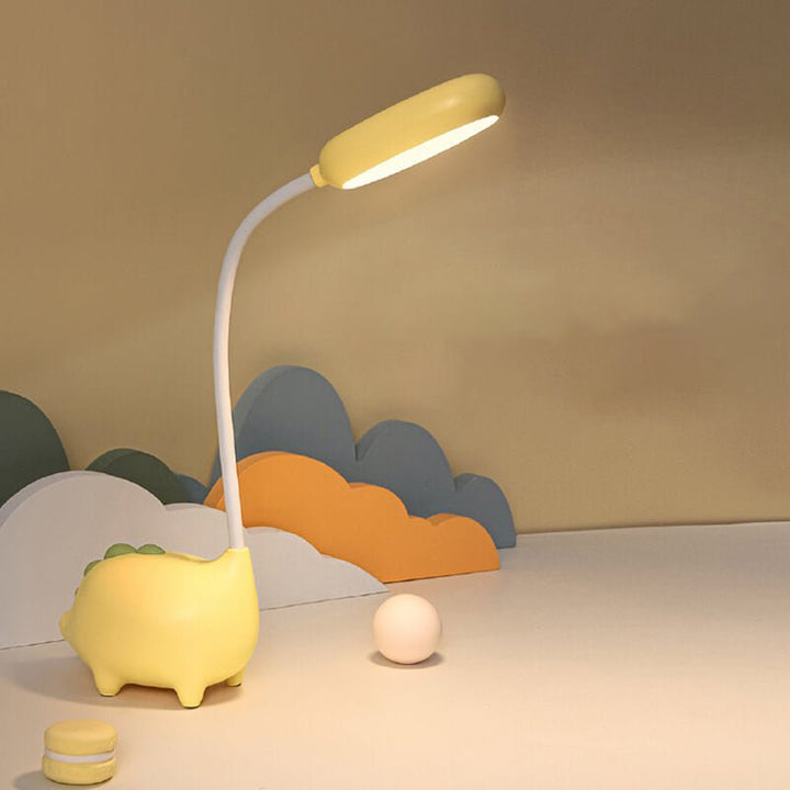 Kleine BRIGHTIFY LED Tischlampe, USB-betrieben, ideal als Schreibtischlampe für Büro oder modernes Zuhause.