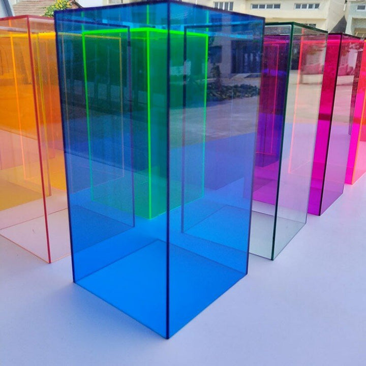 Transparente Acryl-Display-Box, farbig, für eine attraktive Präsentation Ihrer Hobbys.