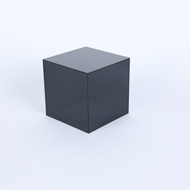 Displaybox aus Acryl, mehrfarbig, perfekt zur stilvollen Präsentation von Sammlerstücken.