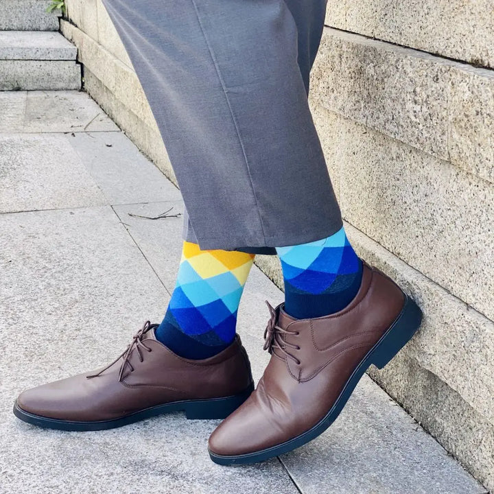 Hochwertiges Sockenset für Herren: 5 Paar bunte Socken, Gr. EU 40-46. Trendige Herbst Winter Herrenmode.