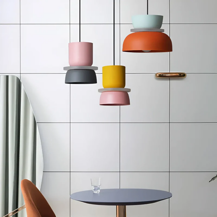 Designlampe: Bunte Macaron LED Pendelleuchte, modern und ansprechend.