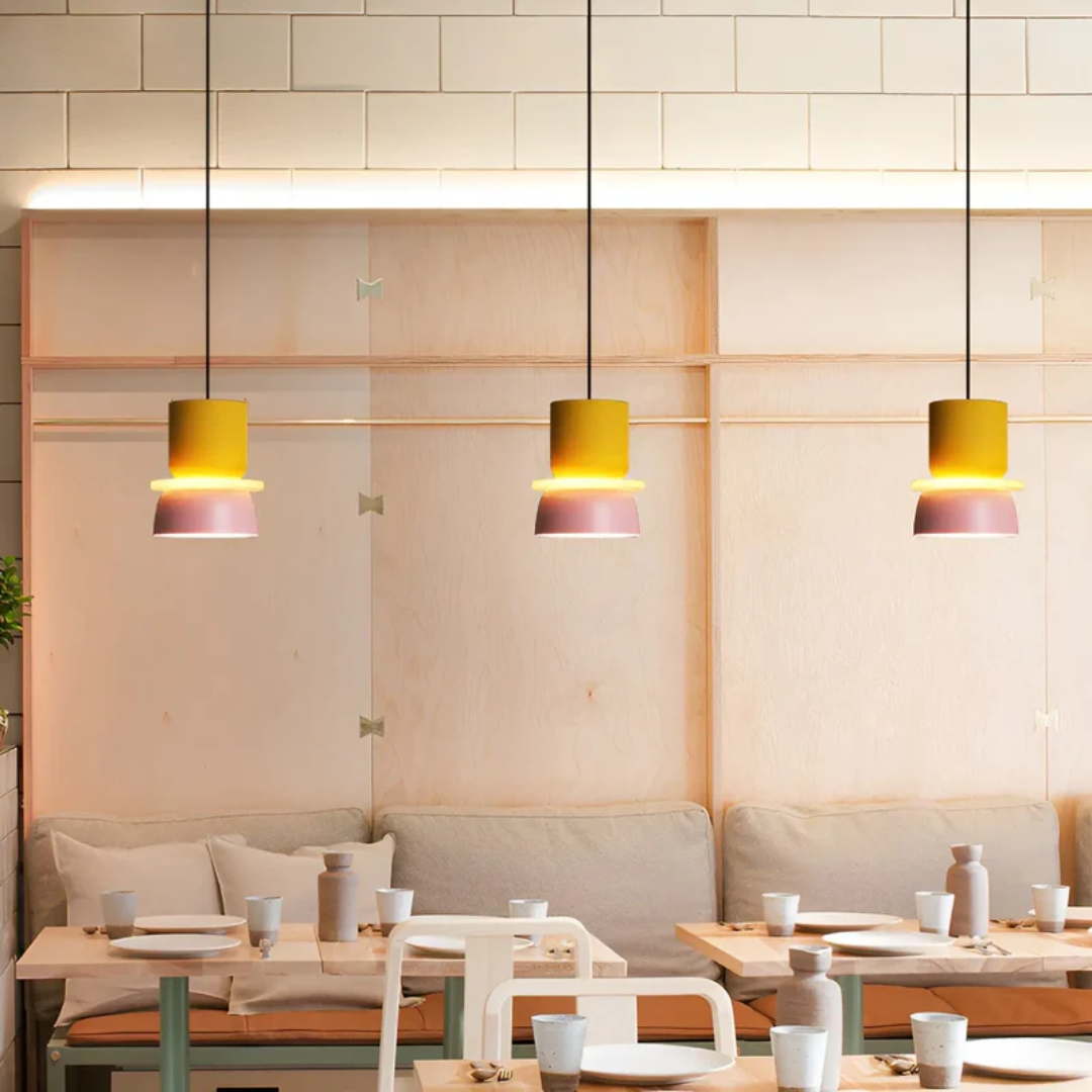 Dekoratives Highlight: Bunte Macaron LED Hängeleuchte für moderne Räume.