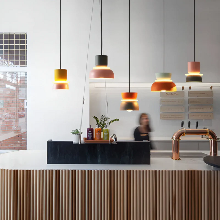 Energieeffiziente bunte Macaron LED Esszimmerlampe, trendiges Design.