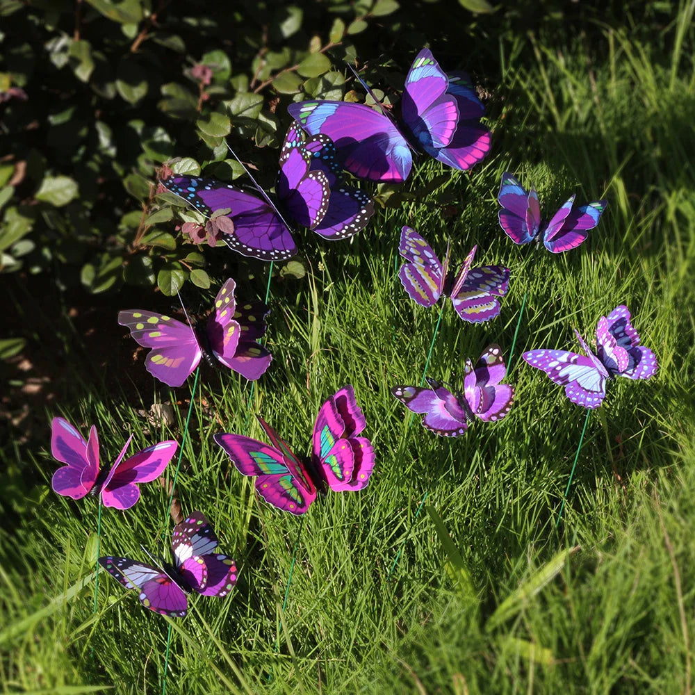 Buntes 10er Set Schmetterlings-Gartenstecker aus wetterfestem Kunststoff und Metall für lebendige Gartendeko.