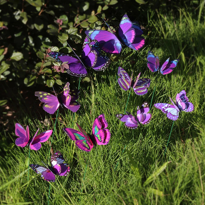 Buntes 10er Set Schmetterlings-Gartenstecker aus wetterfestem Kunststoff und Metall für lebendige Gartendeko.