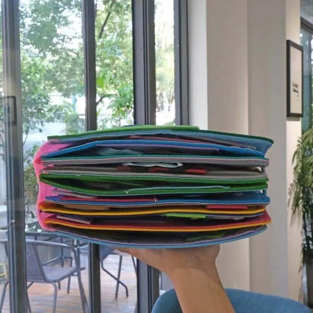 Pädagogisches Lernspielzeug Filzbuch, ideal für Vorschulkinder zur Entwicklung der Feinmotorik und Kreativität.