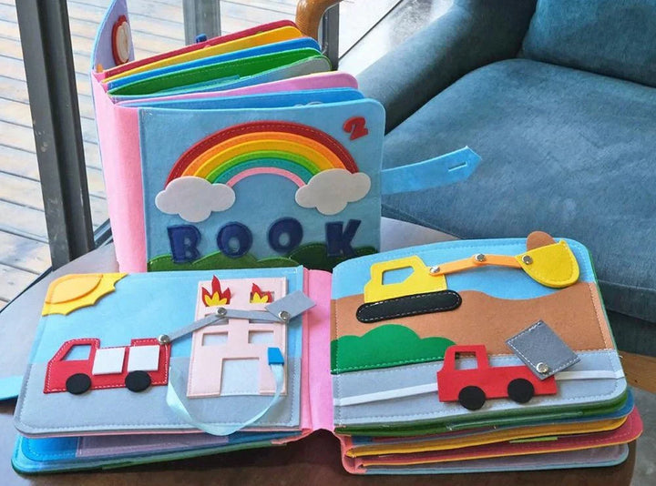 Sensorisches Filzbuch für Kleinkinder, fördert spielend Lernen, Feinmotorik und kognitive Entwicklung.