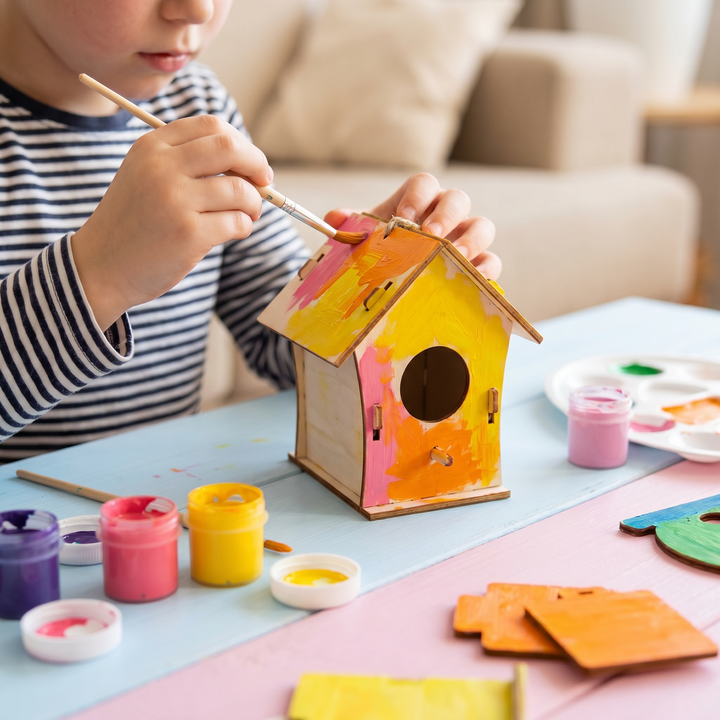 Geschenk für Kinder: Vogelhaus DIY-Set. Fördert Kreativität, Feinmotorik & Hand-Augen-Koordination.