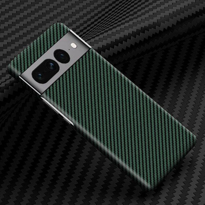 Elegante Schutzhülle aus Carbon für Google Pixel 7, 8, 7A. Optimaler täglicher Schutz & stilvolle Optik.