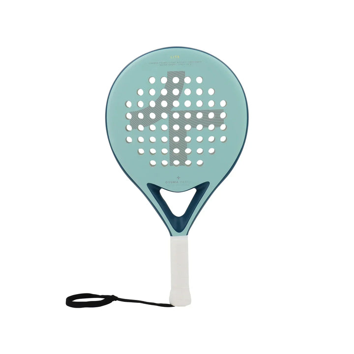 Detailaufnahme eines Carbon Padel-Schlägers, zeigt die robuste Oberfläche für optimale Kraft und Präzision.