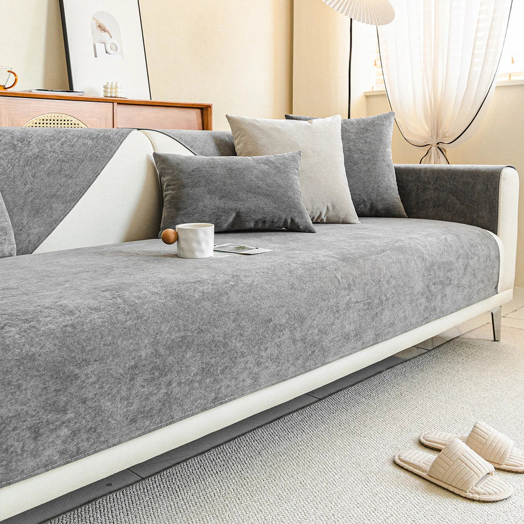 Pflegeleichter Chenille Sofaschutz in stilvollem Design, ideal für Familien mit Haustieren.