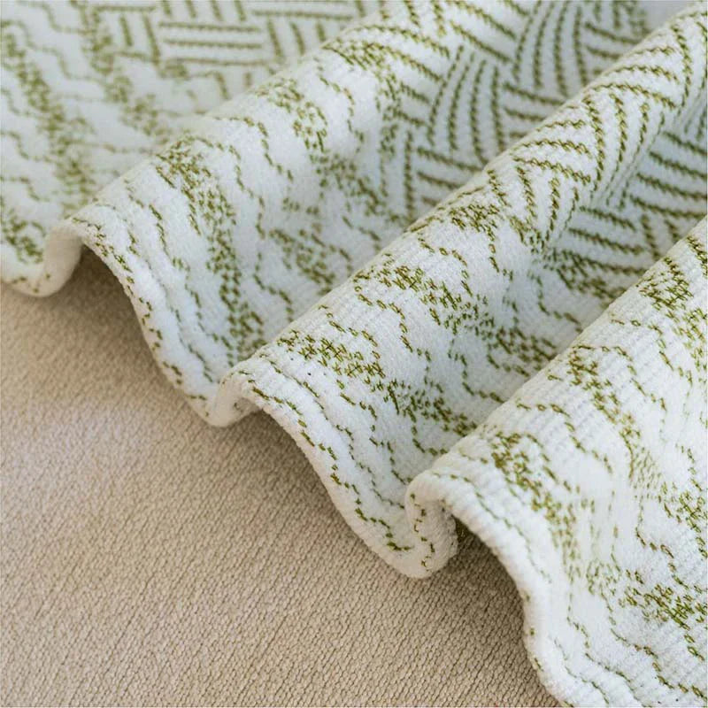 Vielseitiger Chenille Sofa-Schutzbezug mit Karomuster. Gemütlich, modern & schützt Ihre Möbel zuverlässig.