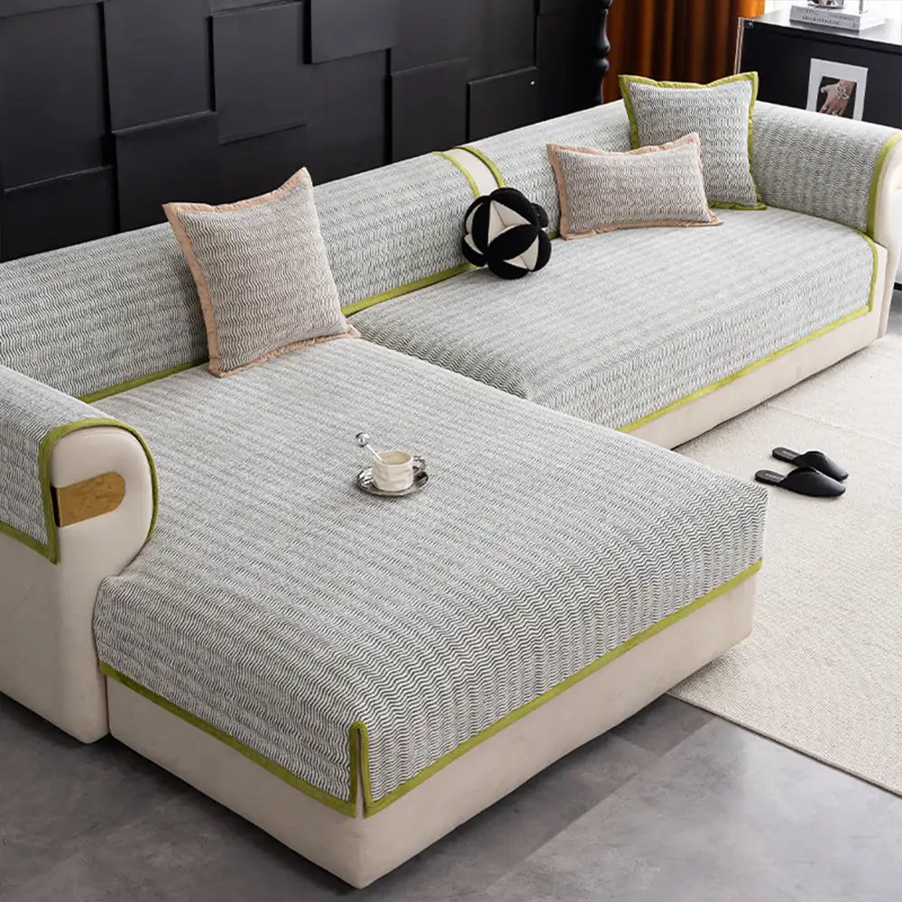 Waschbarer Chenille Sofa-Schutz, atmungsaktiv & hygienisch, hält Ihr Sofa sauber & neuwertig.