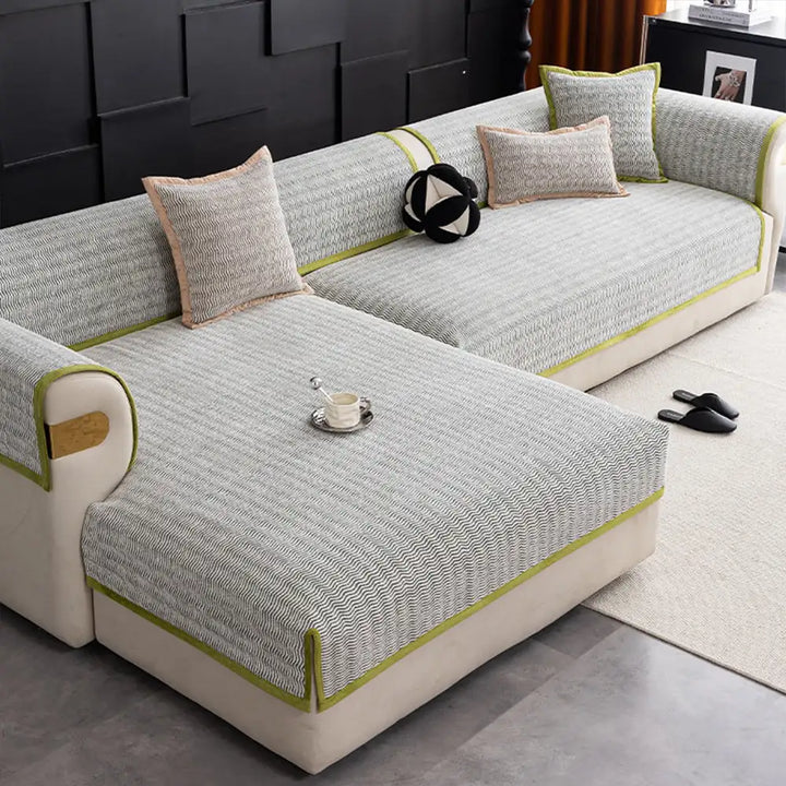 Waschbarer Chenille Sofa-Schutz, atmungsaktiv & hygienisch, hält Ihr Sofa sauber & neuwertig.