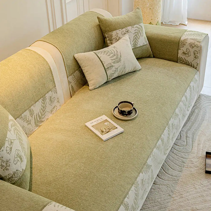 Ganzjahres Chenille Sofabezug in Grau. Atmungsaktiv & gemütlich, ideal als vielseitiger Möbelbezug für Ihr Sofa.