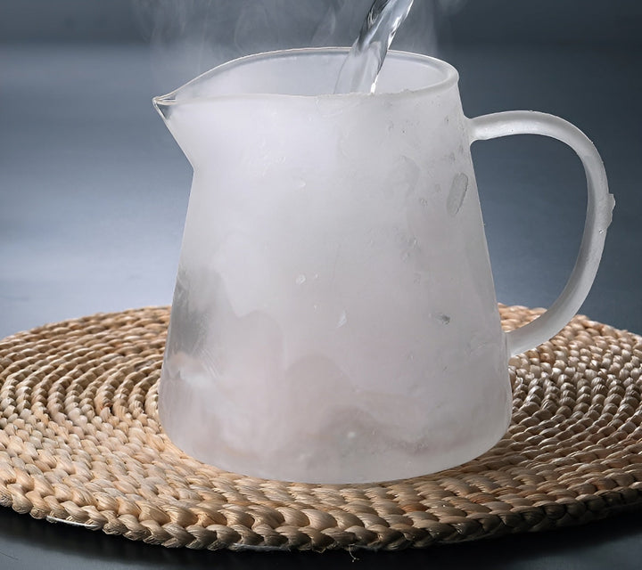 Stilvolle Claritéa Teekanne, ideal zum Servieren von Tee, mit praktischem Holzdeckel & Filter.