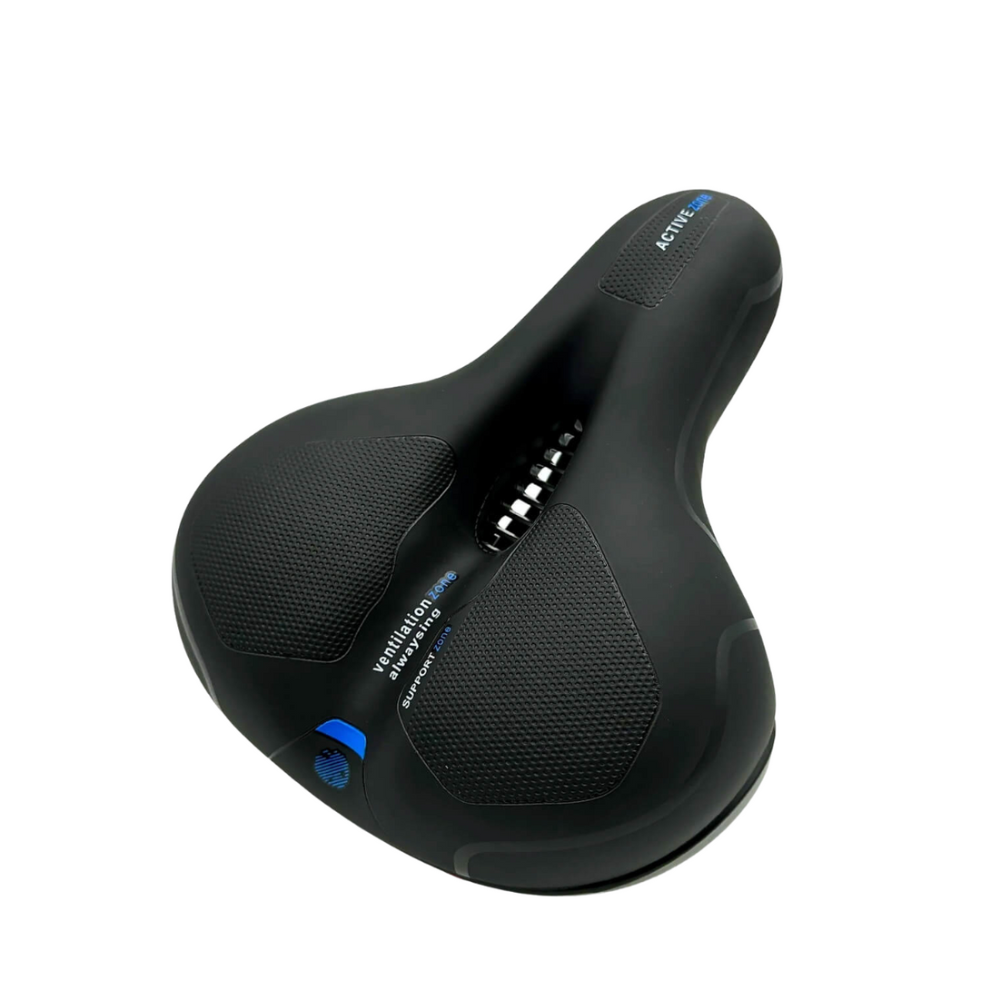 Schwarzer, ergonomischer Fahrradsattel m. dezentem Logo, bietet maximale Anpassungsfähigkeit u. Komfort.