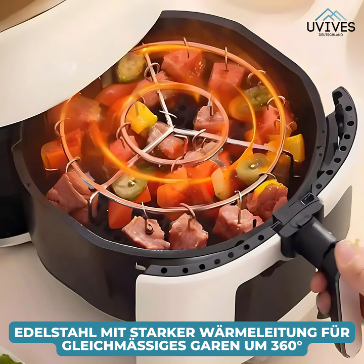 Hähnchenspieße und Gemüse auf dem CrispGrill Set in der Heißluftfritteuse zubereitet.