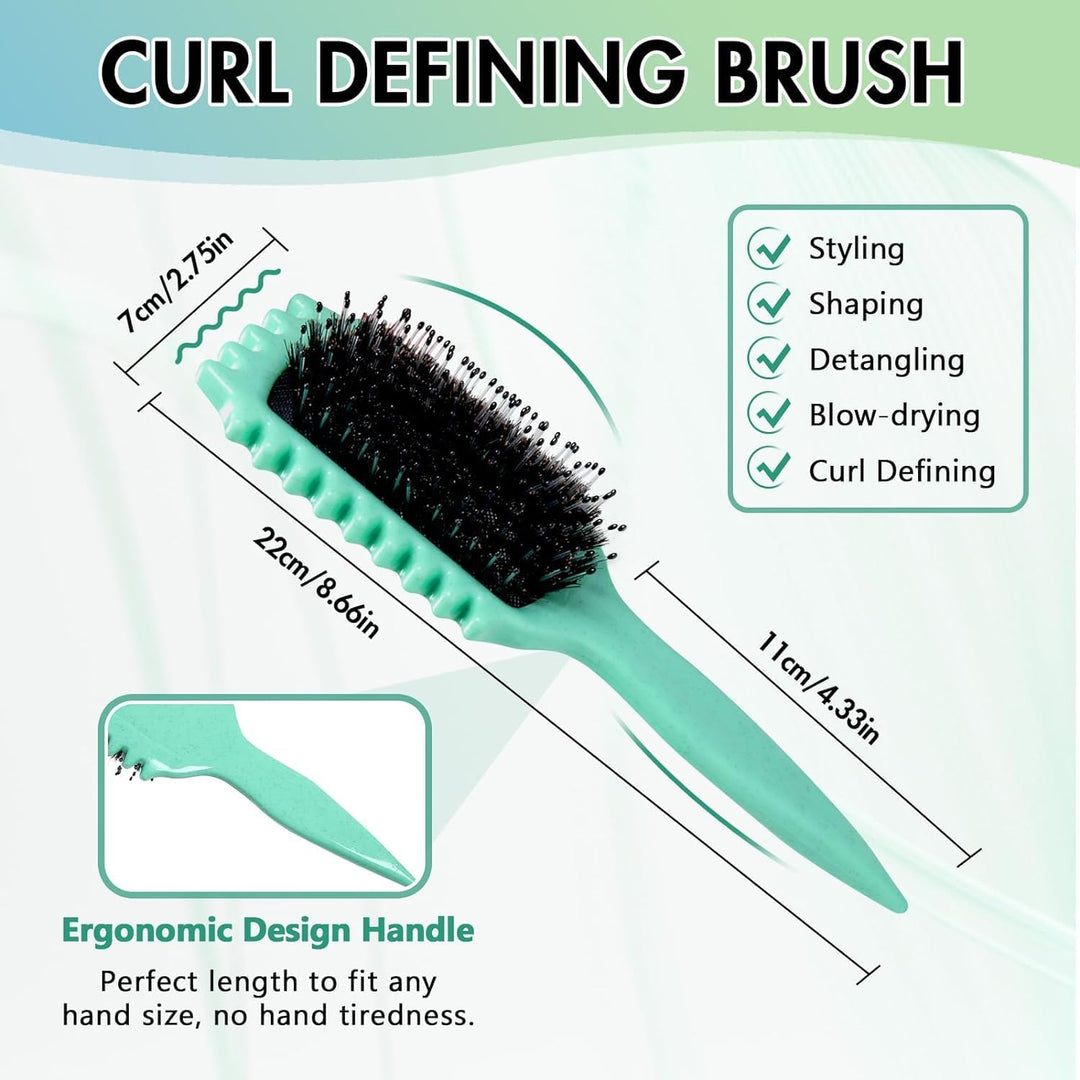 Nahaufnahme der CurlEase Lockenbürste in Grün/Beige, ideal für definierte, frizzfreie Locken.