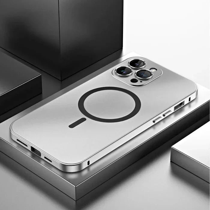 MagSafe Metall Handyhülle für iPhone. Bietet stilvollen Schutz & einfaches Anbringen.