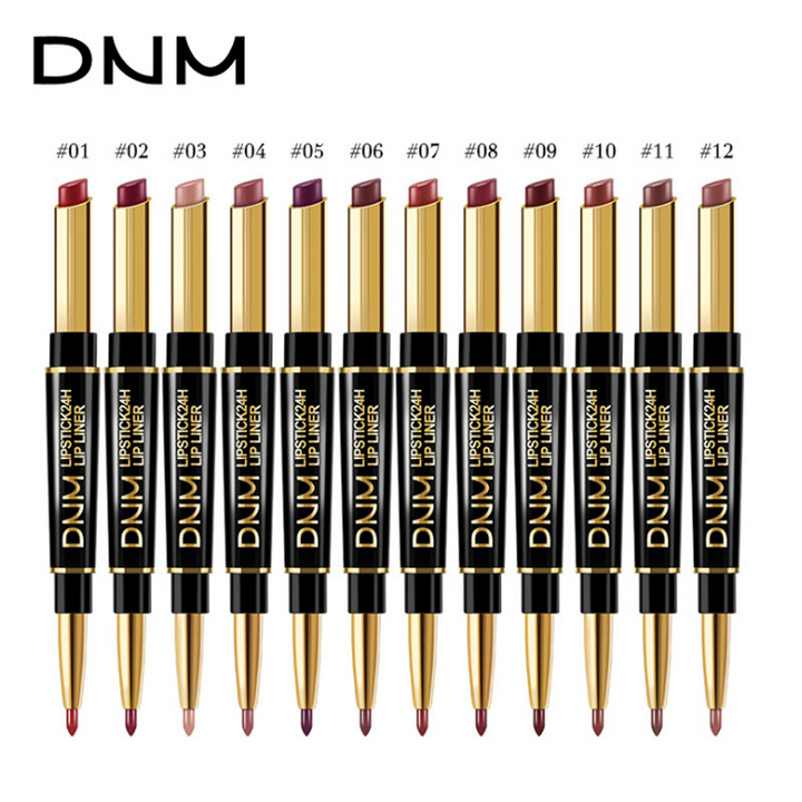 Damen mit perfekt definierten Lippen dank mattem 2-in-1 Lippenstift & Konturenstift. Langanhaltend, wasserfest.